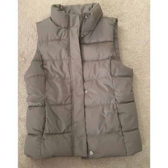 beige gap puffer vest - Picture 1 of 4